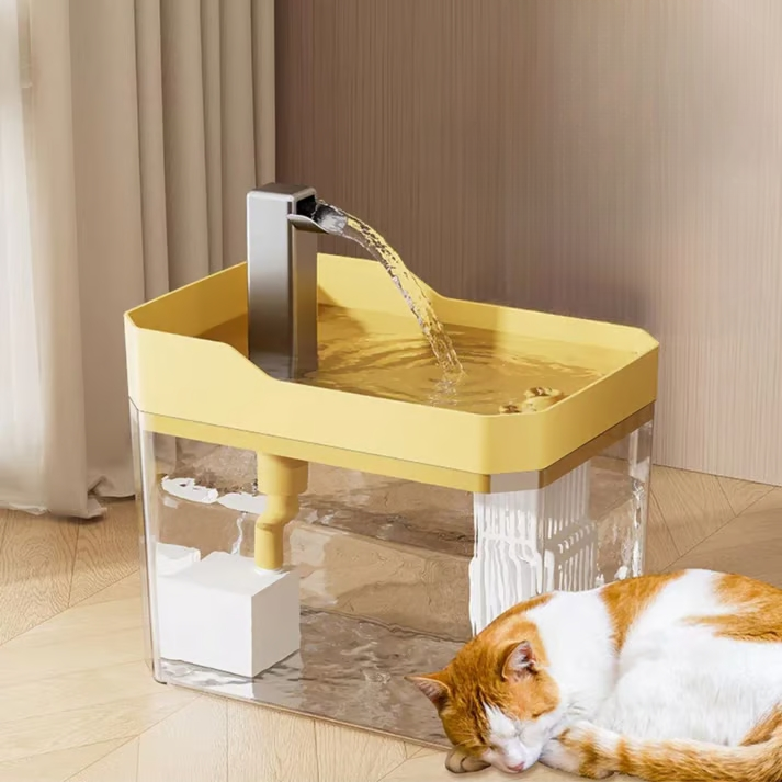 Fontana automatica per gatti